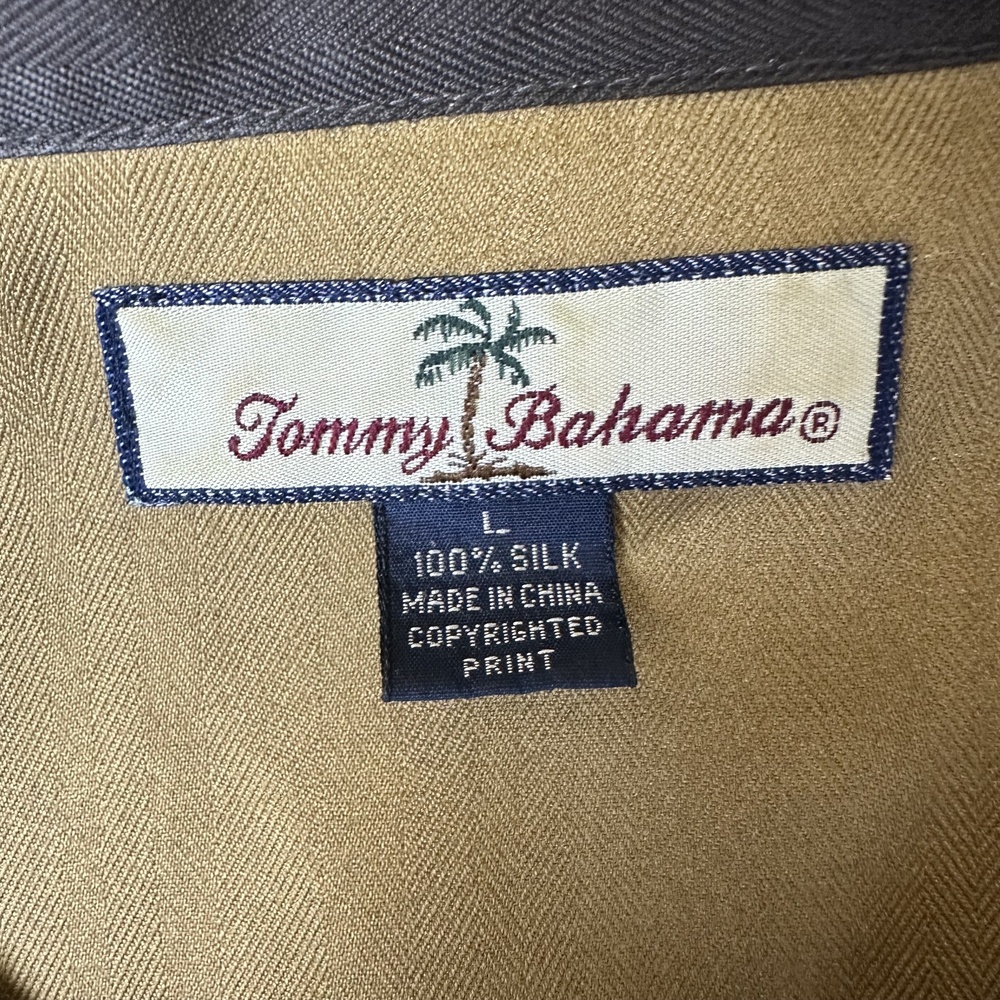 Tommy Bahama 100% Silk Asymmetrical Design Shirt - Picture 7 of 8